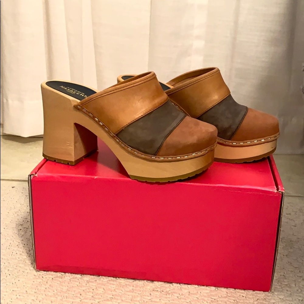 Swedish Hasbeens leather Clogs